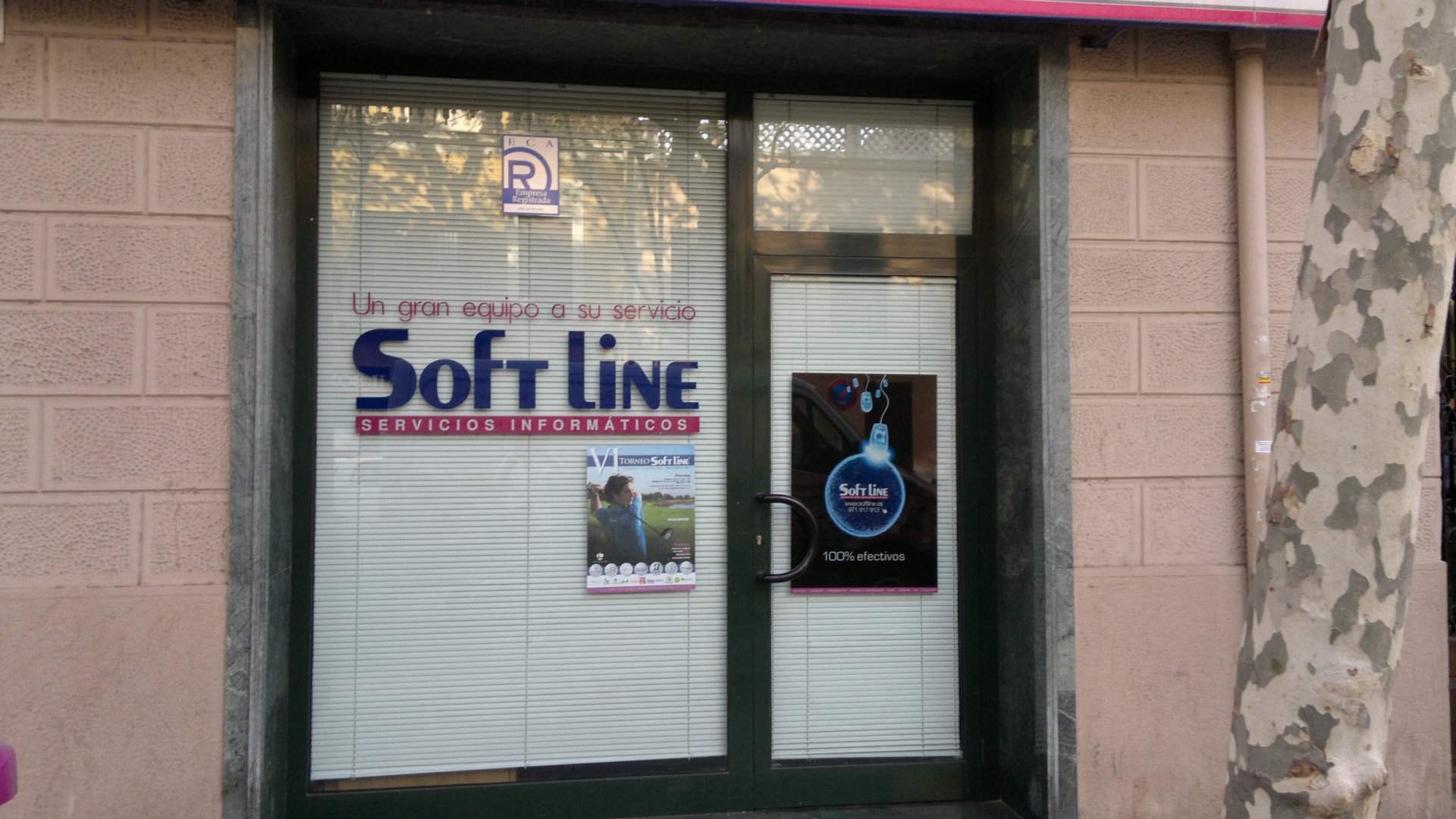 puerta principal oficina Soft Line